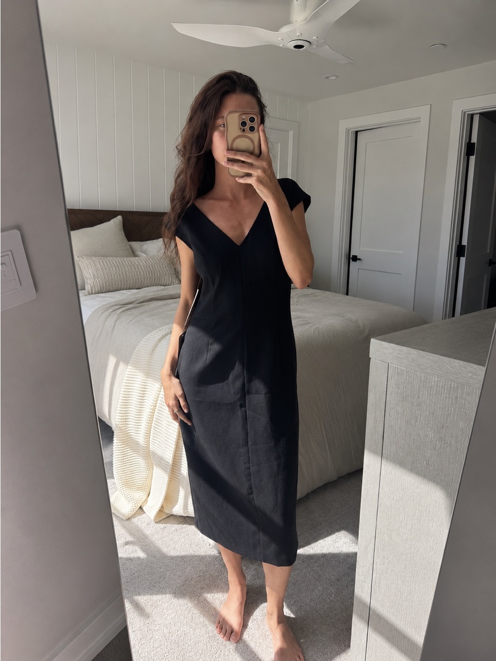 Eliza J v-neck Sheath midi dress in black